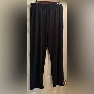 Green Envelope Los Angeles women’s sleep pants.  Very comfortable with pockets.
